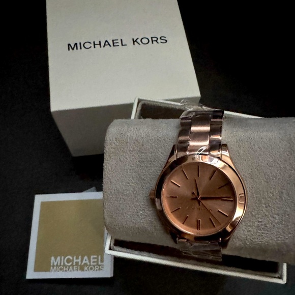 Michael Kors Women's Runway Rose Gold-Tone Stainless Steel Bracelet Watch - Picture 1 of 4